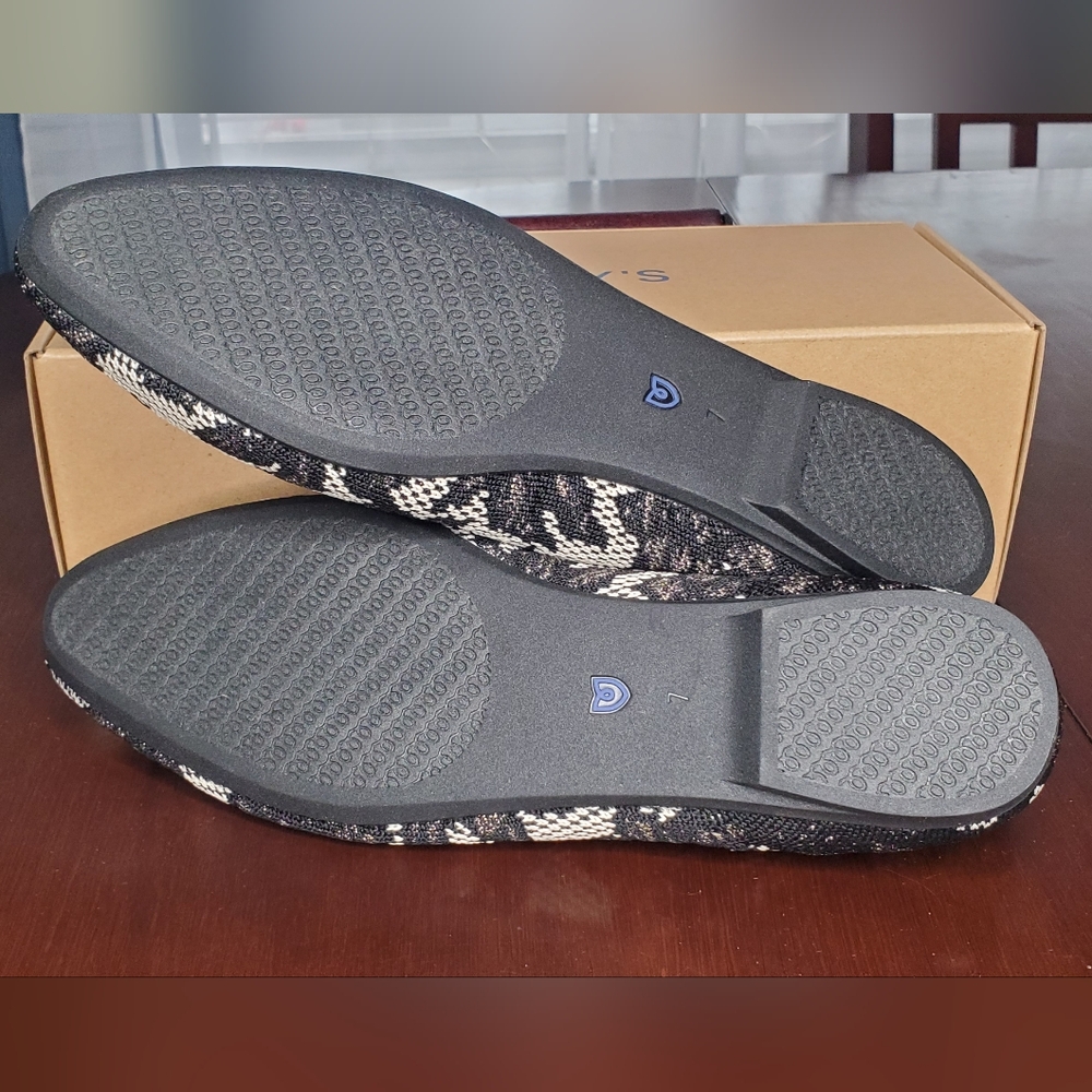 ROTHY'S THE ALMOND LOAFER BLACK CHANTILLY - Picture 5 of 9